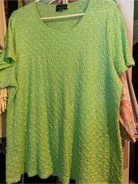 Brittany Black Lime Green Textured Short Sleeve Top.